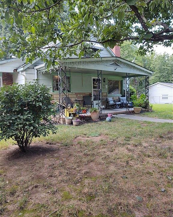 1st image of 3617 Barclay St