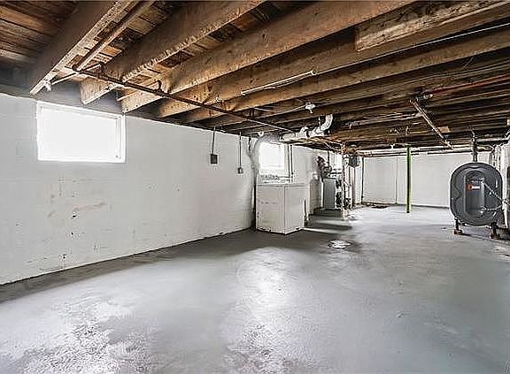 3rd image of 815 Howard Ave