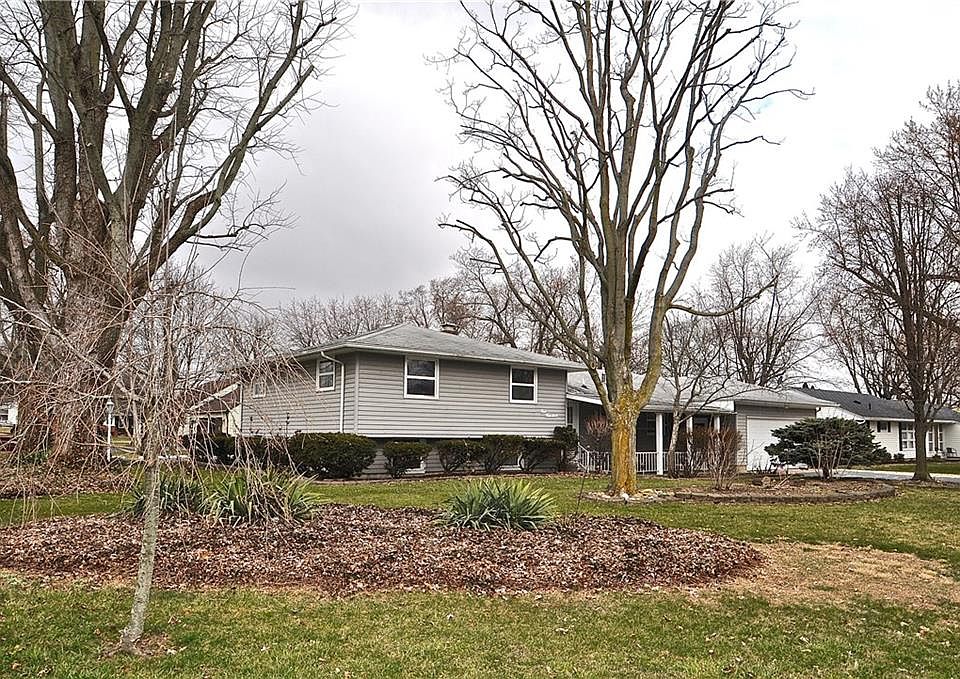 1st image of 100 Redwood Dr