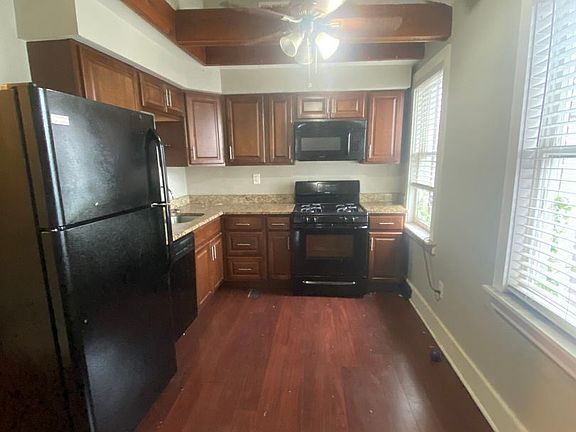 3rd image of 2318 Jane St #2321