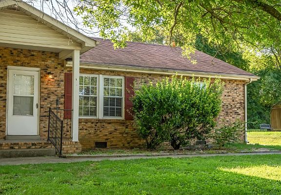 2nd image of 1184 Meadowview Dr