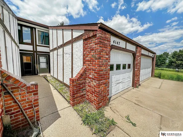 4147 N 45th Street Ct, Lincoln, NE 68504