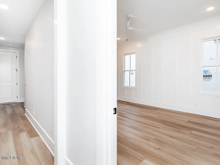 6100 Passionflower Dr #101 — Photo 21