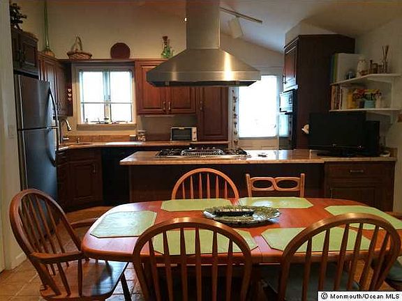 5th image of 140 Westend Avenue
