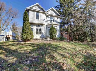 718 S Bluff Blvd, Clinton, IA 52732