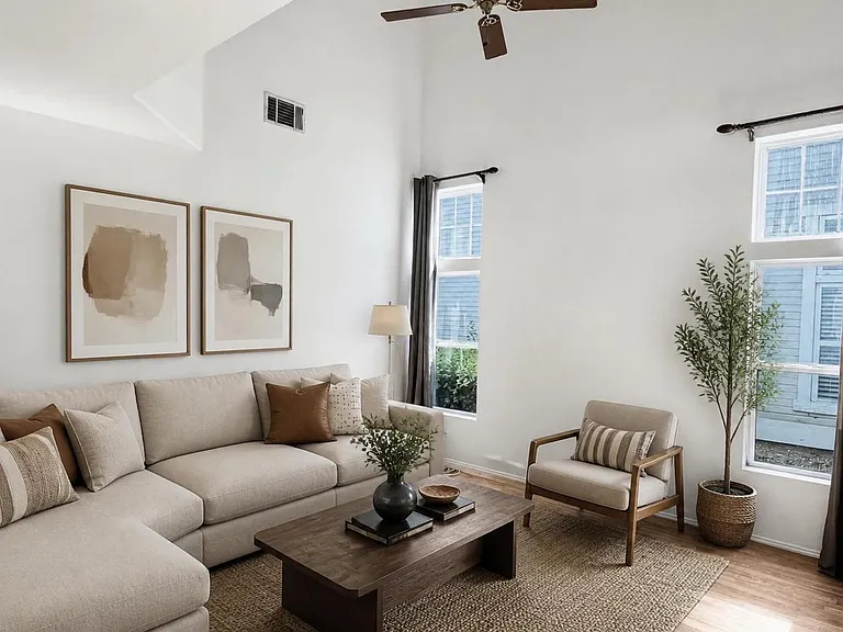 108 Citrus Ranch Rd — Photo 3