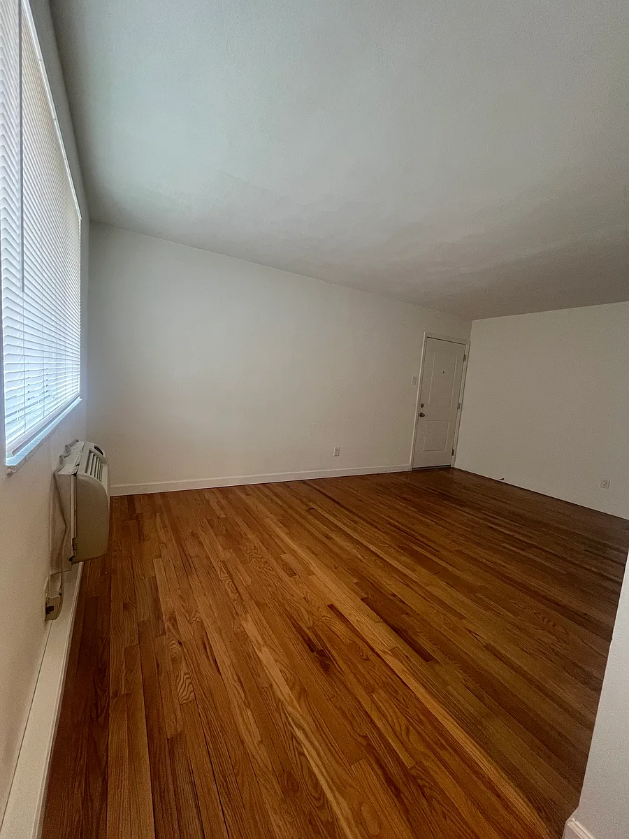 Building Photo - 3537 Morganford Rd #8