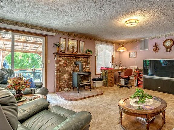 3rd image of 9808 NE 148th St