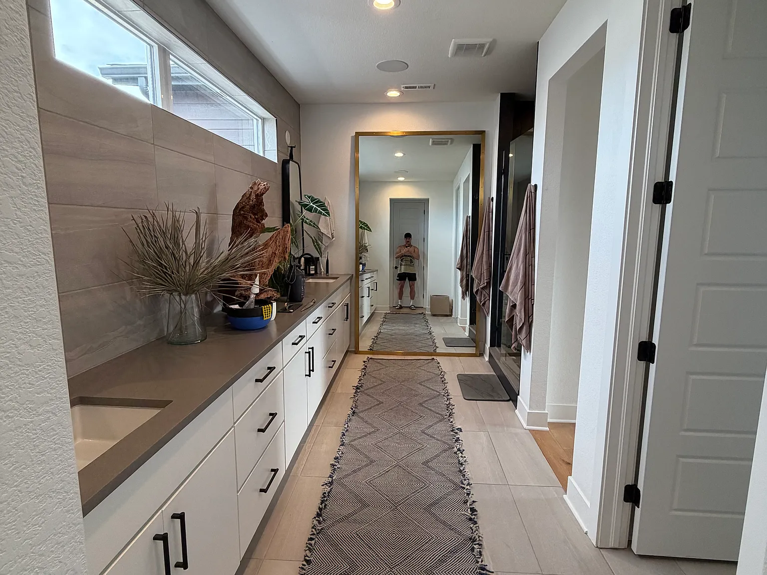 2 bed, 1810 sqft, $4,200 — Photo 2