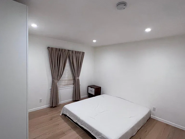 242 Lakeview Ave — Photo 15