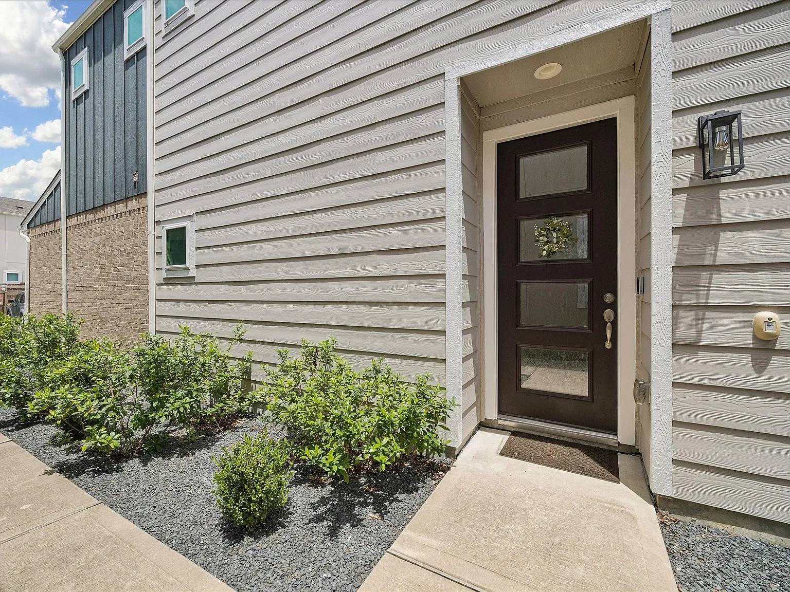 2 bed, 2.5 bath, 1497 sqft, $2,500 — Photo 3