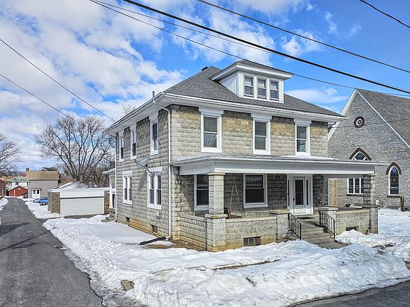 2nd image of 109 S Park St