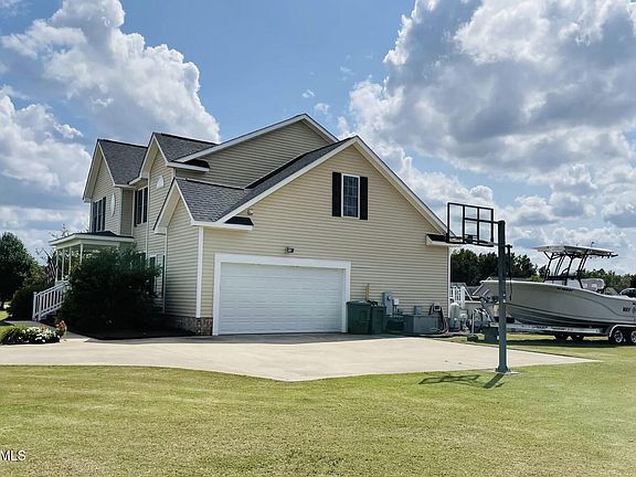 2nd image of 915 Treyburn Cir