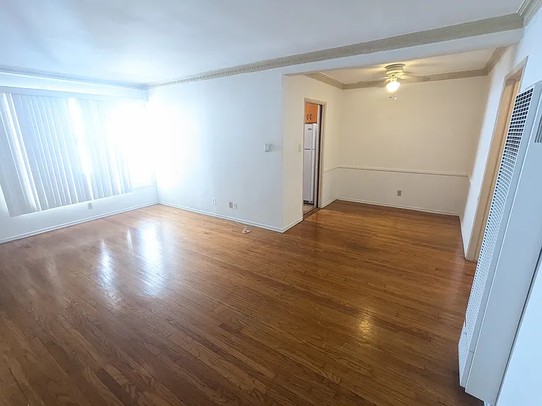 1547 S Orange Grove Ave #7 — Photo 5
