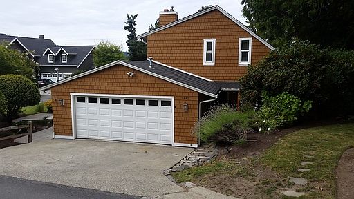2nd image of 3445 E Lake Sammamish Pkwy NE