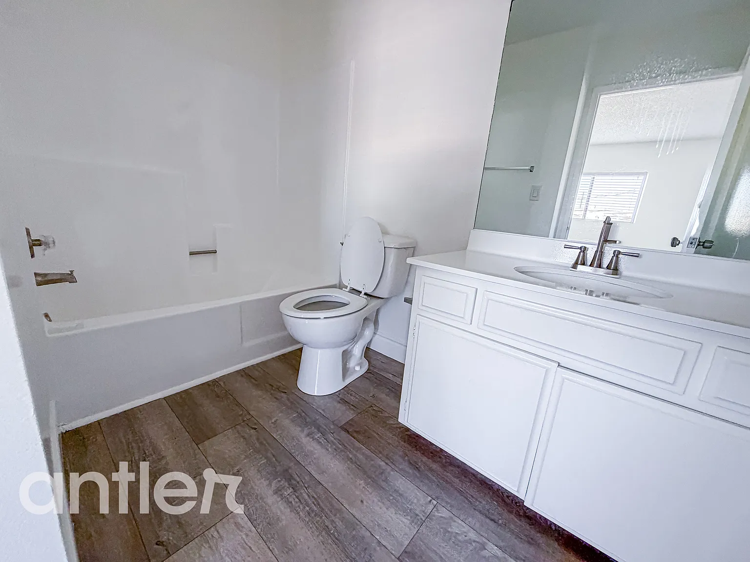 Studio, 320 sqft, $1,550 — Photo 4