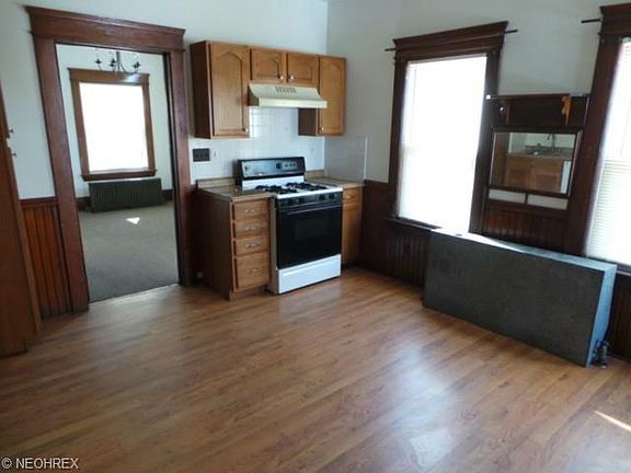 4th image of 3998 E 55th St