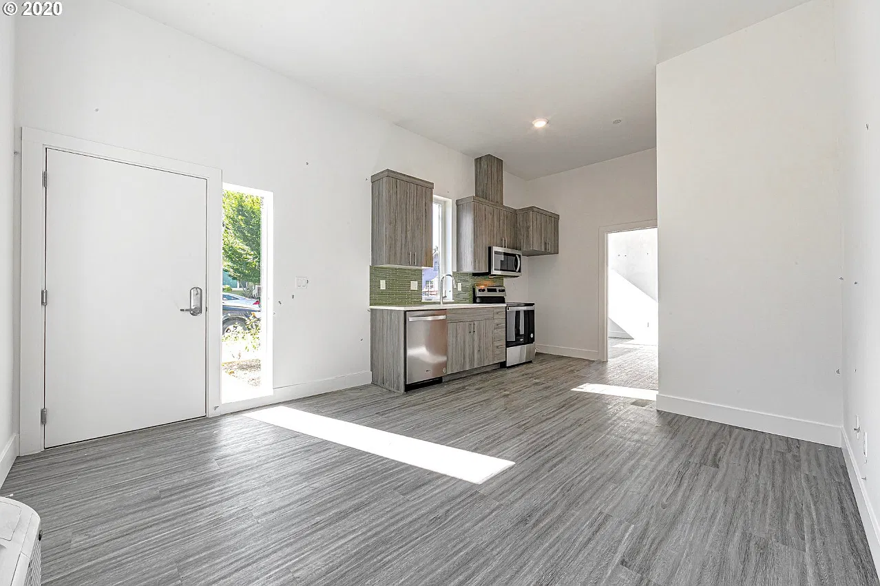 4130 Northeast Garfield Avenue - 206 — Photo 2
