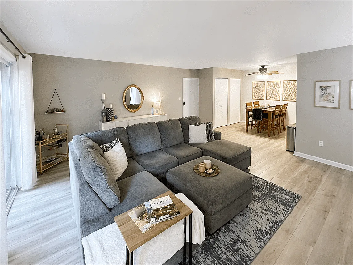 2 bed, 1.5 bath, 1000 sqft, $1,900 — Photo 2