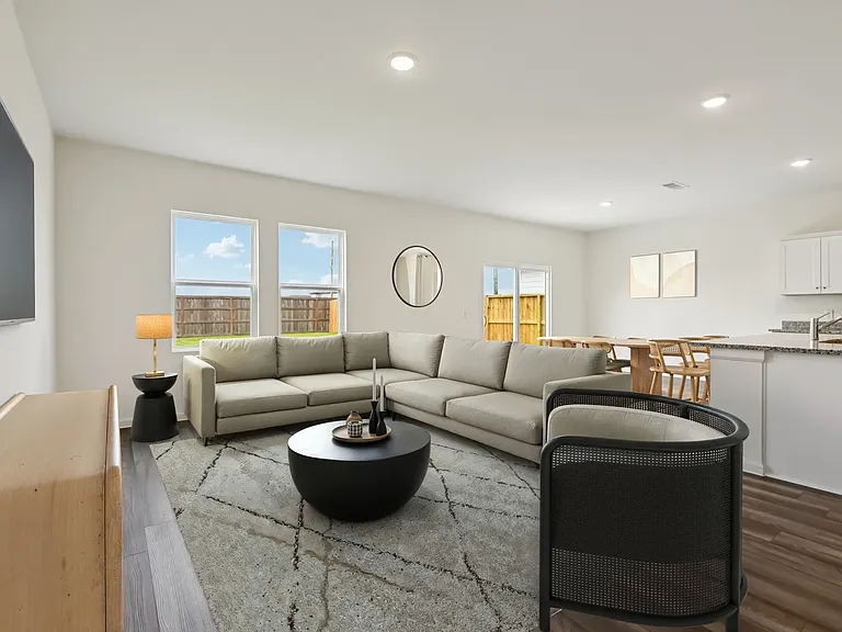 4606 Wildrose Dr — Photo 3
