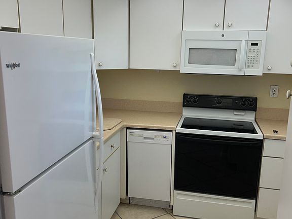 2nd image of 1580 Pine Valley Dr APT 115