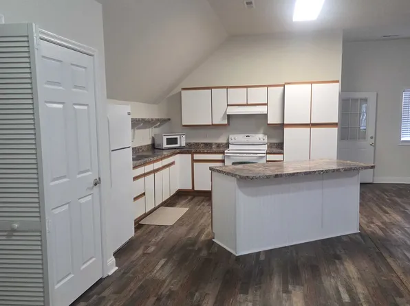 882 Horseshoe Rd, Elizabeth City, NC 27909