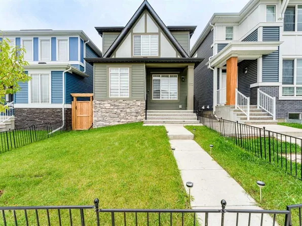 172 N Belmont Grn SW, Calgary, AB T2X 4W3