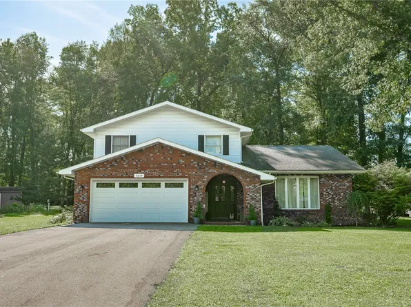 5210 Redwood Dr, Indiana, PA 15701