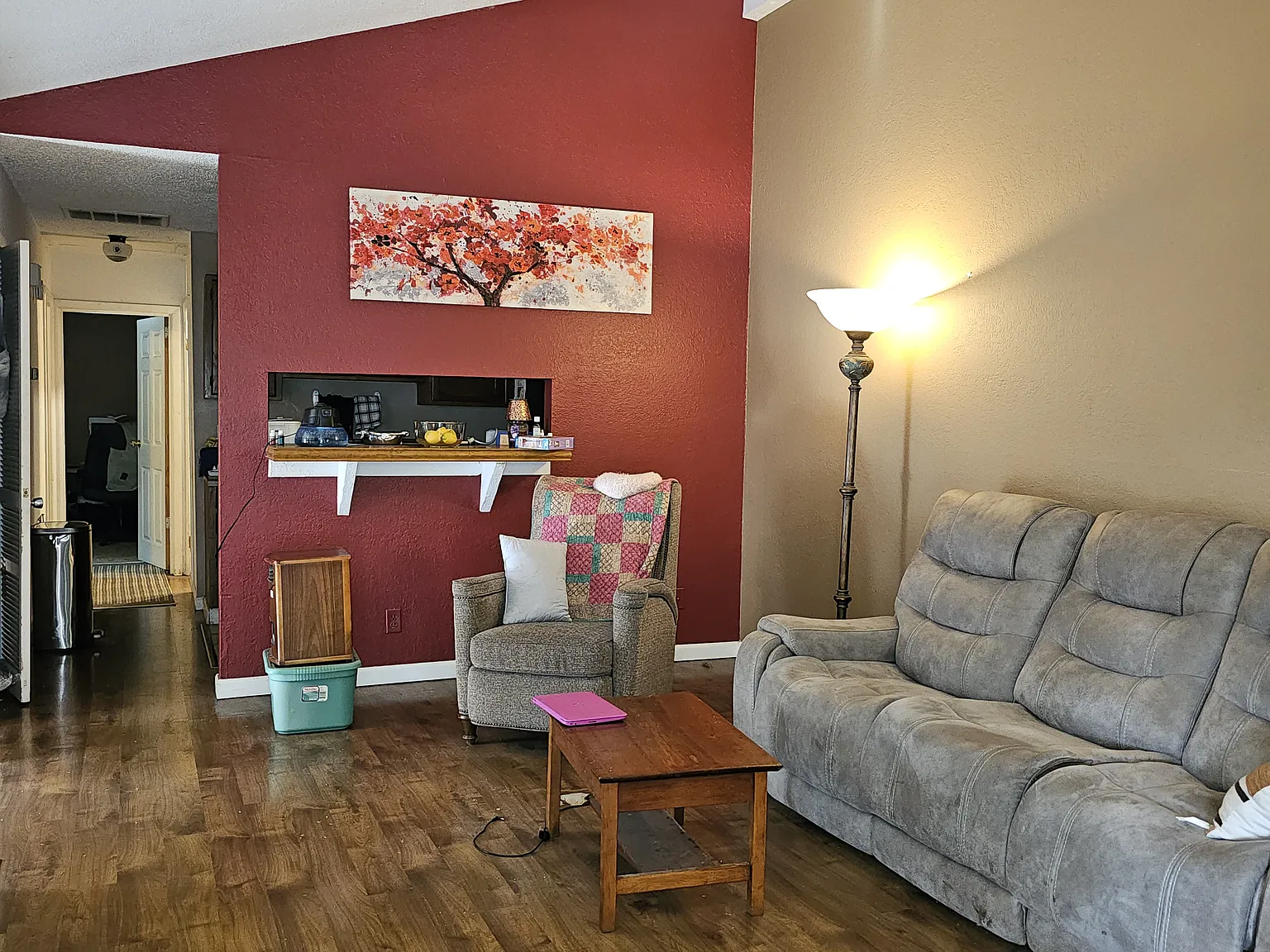 2 bed, 968 sqft, $1,200 — Photo 1