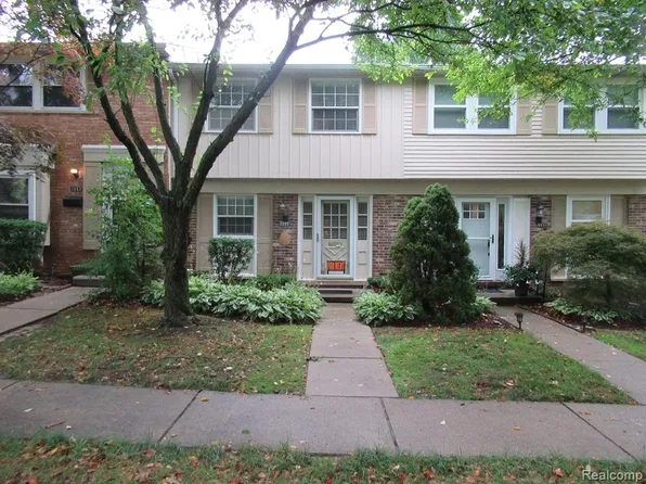 1555 Brentwood Dr #149, Troy, MI 48098