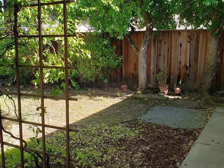 248 S Seymour St — Photo 15