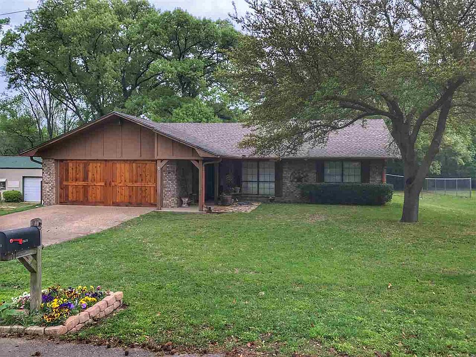 1st image of 323 Helen Dr