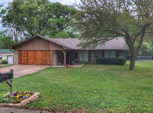 323 Helen Dr, Lindale, TX 75771