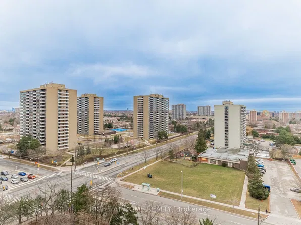 2550 Pharmacy Ave #1206, Toronto, ON M1W 1H9