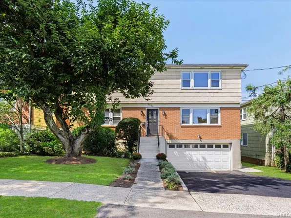 221 Park Avenue E, West Harrison, NY 10604