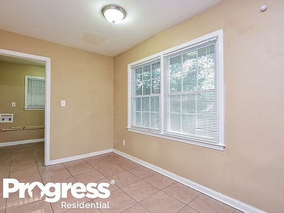 5th image of 746 Valley Creek Dr