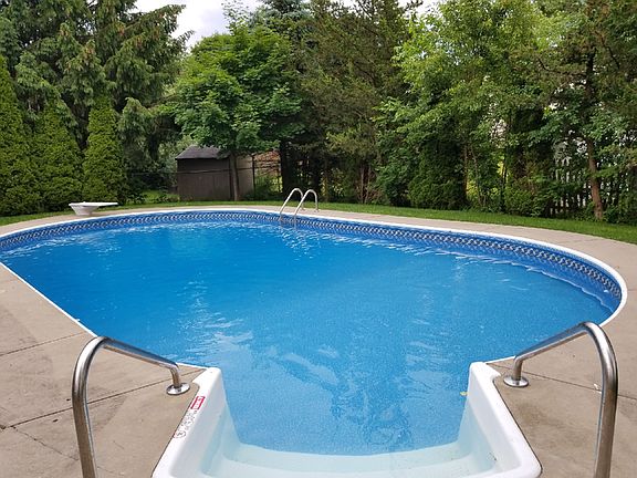 2nd image of 5506 Chateau Ln