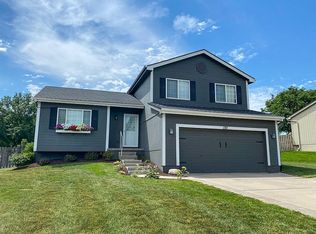 1712 Eastview Dr, Papillion, NE 68046