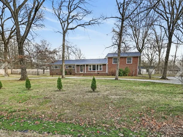 105 Inglewood Dr, Tullahoma, TN 37388