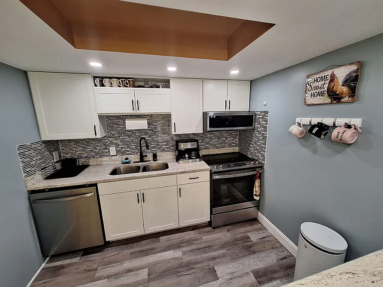 4022 Beaver Ln #1000G — Photo 8