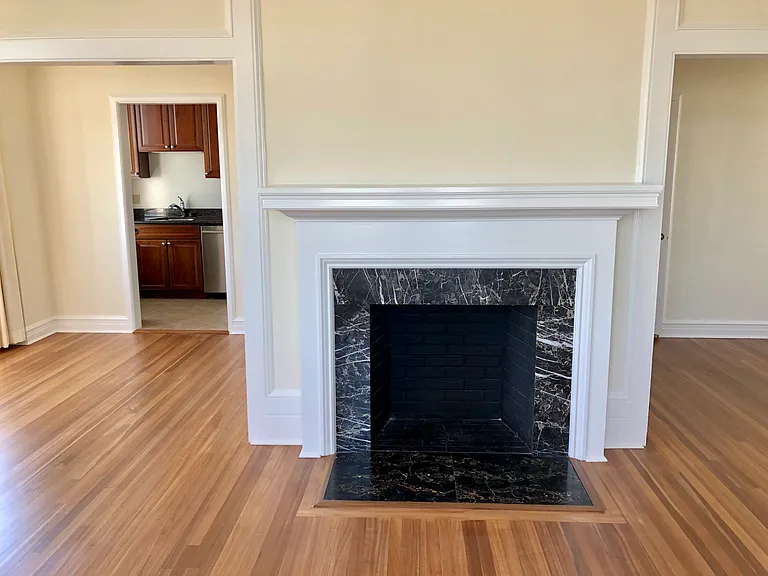 Crestview Apartments — Photo 22