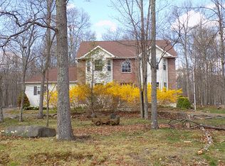 196 Spruce Run, DINGMANS FERRY, PA