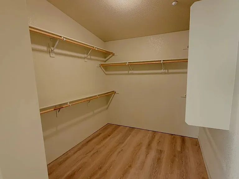 1034 Gleneagles Dr — Photo 12