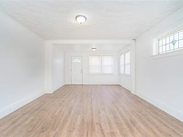 118-15 203rd Street image 8 of 25