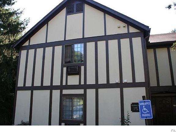 4th image of 23 Essex Ct #23