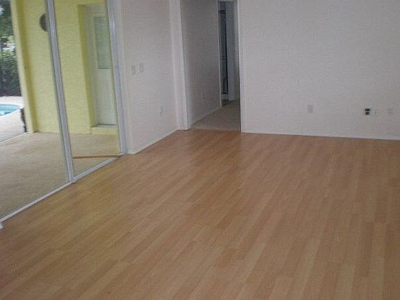 5th image of 702 SW Abode Ave