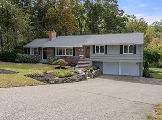 5 Oakwood Rd, Acton, MA 01720