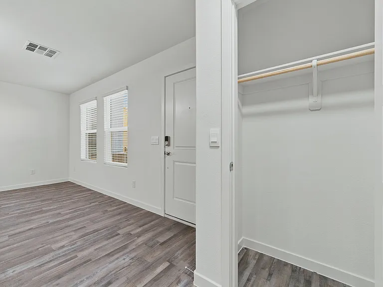 9673 Horseshoe Canyon St — Photo 6
