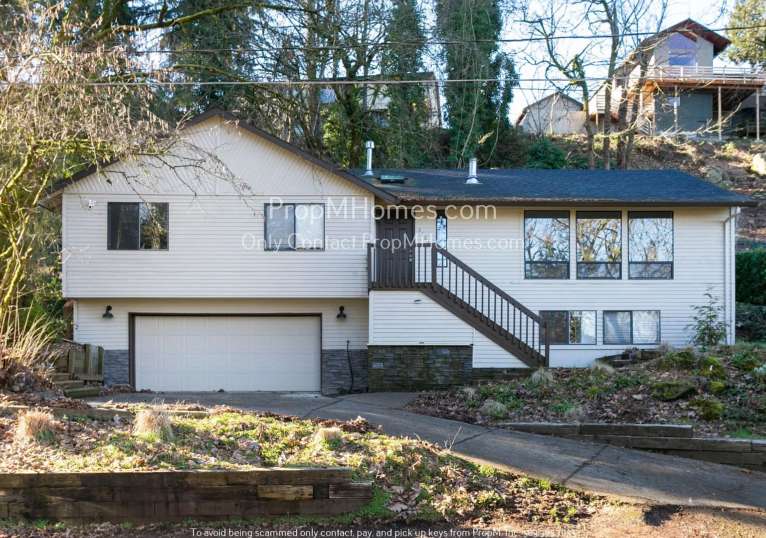 Stunning Five-Bedroom Rental in Milwaukie, Oregon: Your Perfect Home Awaits! — Photo 1