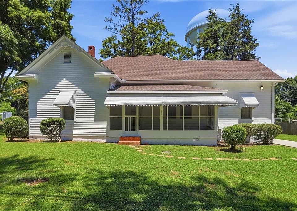 1st image of 10 Woodlawn Ave